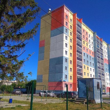 Apartamenty Na Domenneu, 43 Tsjeljabinsk Buitenkant foto